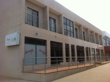 Hotel Labama Γκαμπορόνε Εξωτερικό φωτογραφία