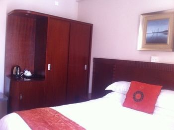 Hotel Labama Γκαμπορόνε Εξωτερικό φωτογραφία